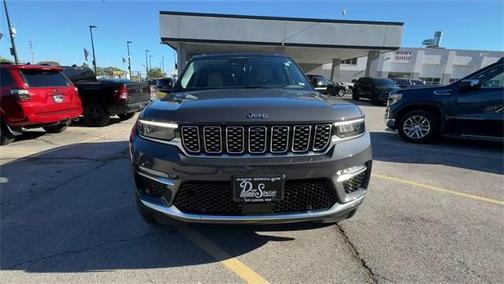 2022 Jeep Grand Cherokee Summit