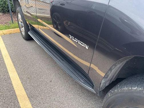 Iridium Metallic 2018 GMC Yukon SLT