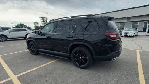 Crystal Black Pearl 2025 Honda Pilot Black Edition