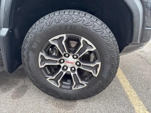 2024 GMC Canyon AT4