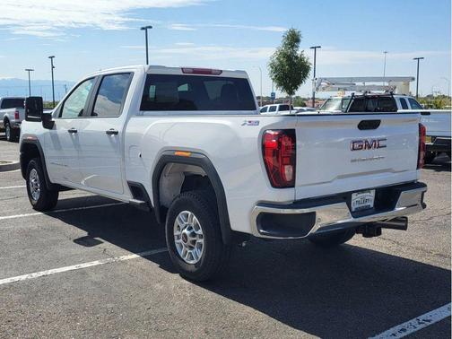 2024 GMC Sierra 2500 Pro