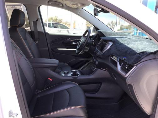 Summit White 2023 GMC Terrain AT4