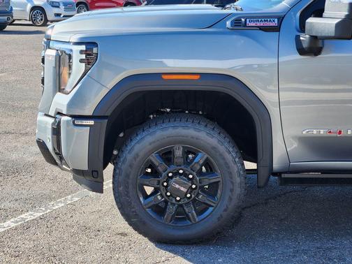2025 GMC Sierra 2500 AT4