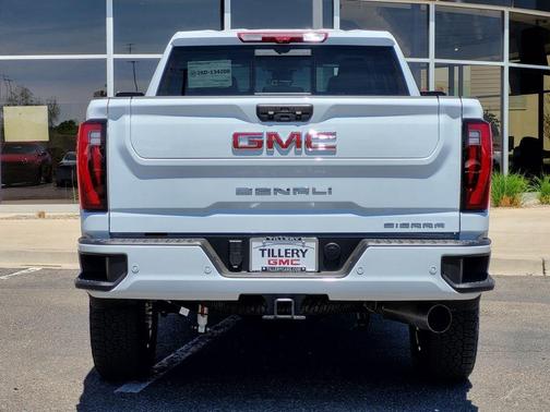 Glacier White 2026 GMC Sierra 2500 Denali