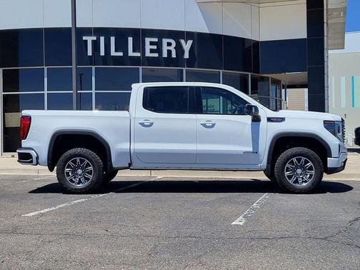 Summit White 2025 GMC Sierra 1500 AT4