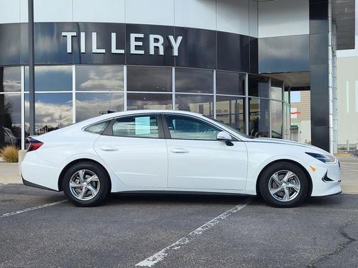 2023 Hyundai SONATA SE