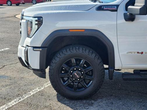 2024 GMC Sierra 2500 AT4