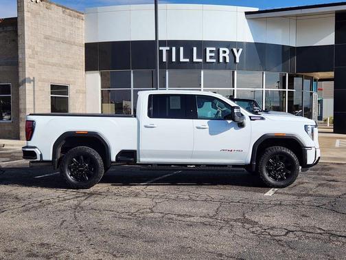 2024 GMC Sierra 2500 AT4