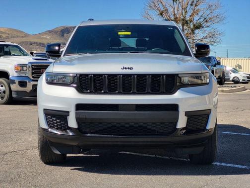 2024 Jeep Grand Cherokee L Laredo