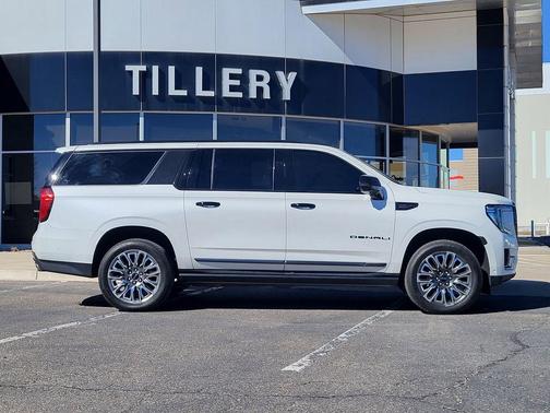 2023 GMC Yukon XL Denali Ultimate