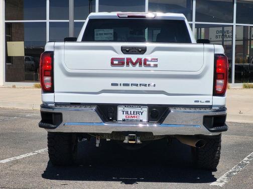 White 2024 GMC Sierra 3500 SLE