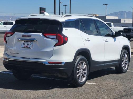 2023 GMC Terrain SLT