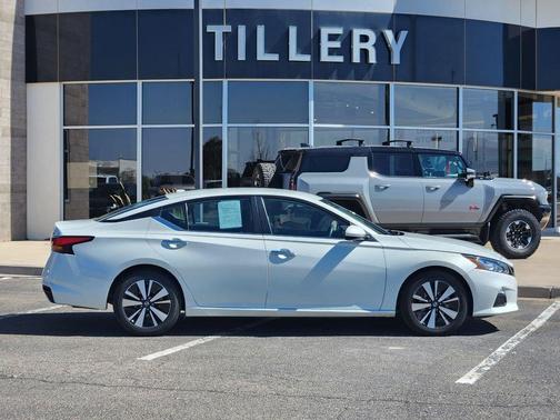 2021 Nissan Altima 2.5 SV