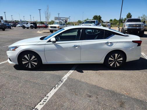 2021 Nissan Altima 2.5 SV