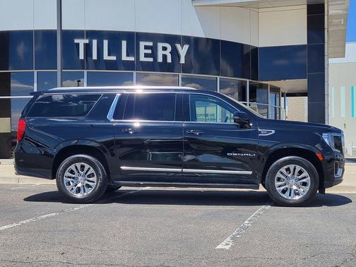 Onyx Black 2024 GMC Yukon XL Denali