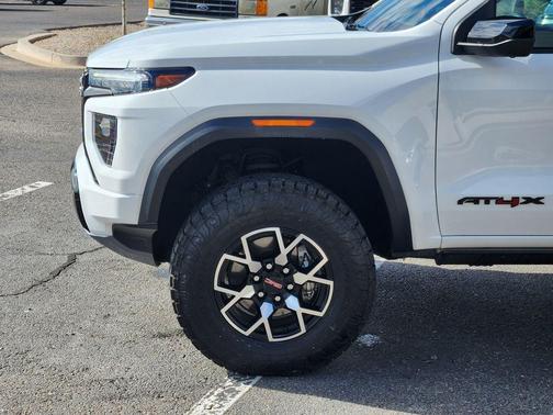 2023 GMC Canyon AT4X