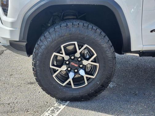 2023 GMC Canyon AT4X