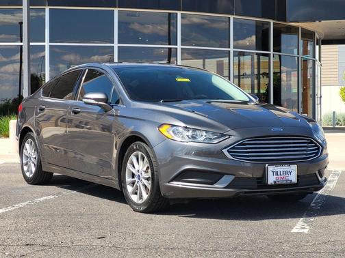 Gray 2017 Ford Fusion SE