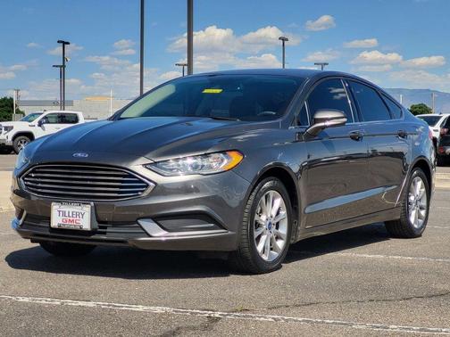 Gray 2017 Ford Fusion SE