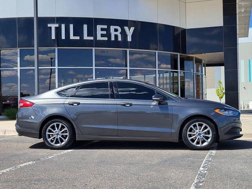 Gray 2017 Ford Fusion SE