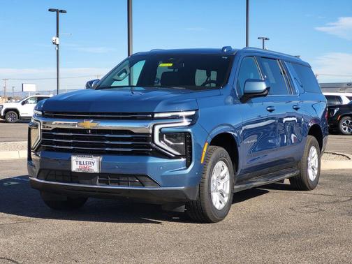 2025 Chevrolet Suburban LT