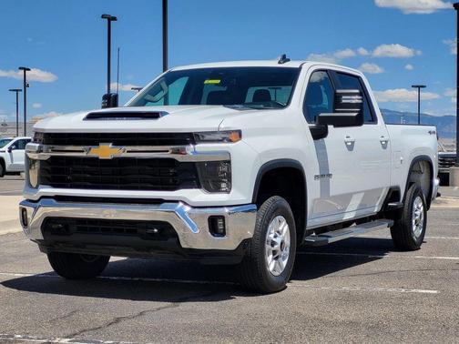 Summit White 2025 Chevrolet Silverado 2500 LT