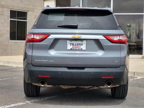 Satin Steel Metallic 2020 Chevrolet Traverse LT Leather