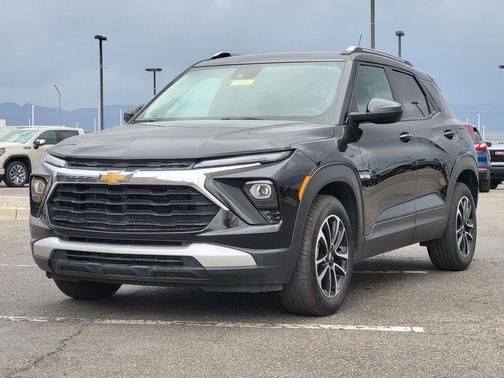 Mosaic Black Metallic 2024 Chevrolet Trailblazer LT