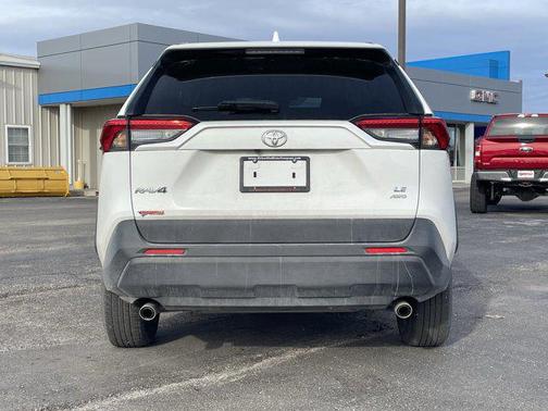2020 Toyota RAV4 LE