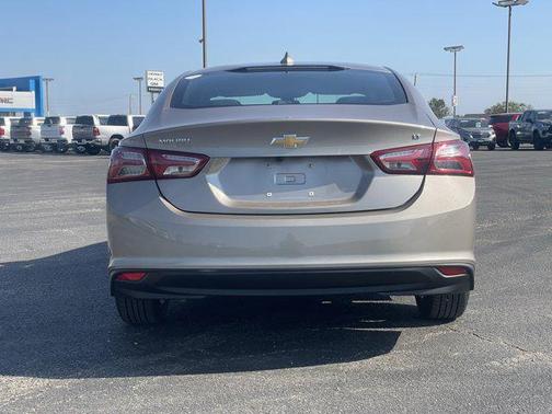 2022 Chevrolet Malibu FWD LT