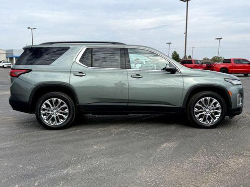 2022 Chevrolet Traverse LT Cloth
