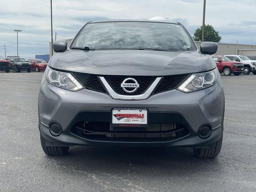 Gun Metallic 2017 Nissan Rogue Sport S