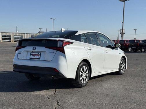 2021 Toyota Prius LE