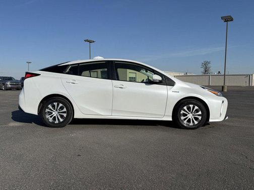 2021 Toyota Prius LE