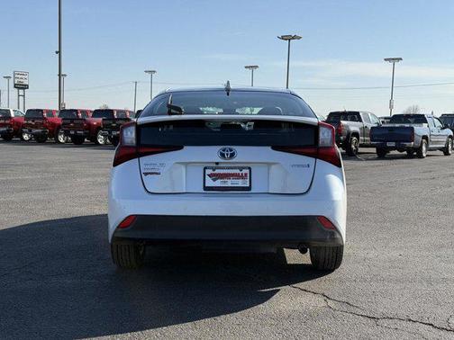 2021 Toyota Prius LE