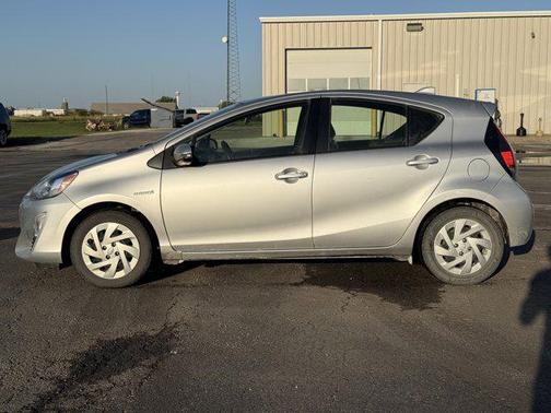 2016 Toyota Prius c Three