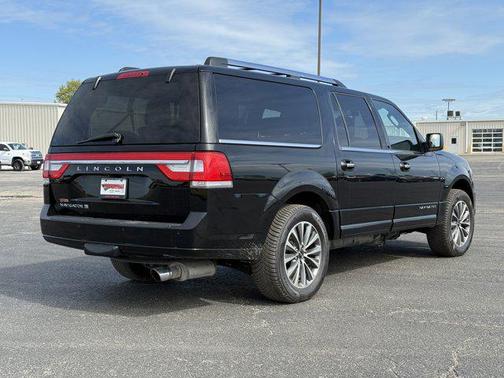 2017 Lincoln Navigator Select