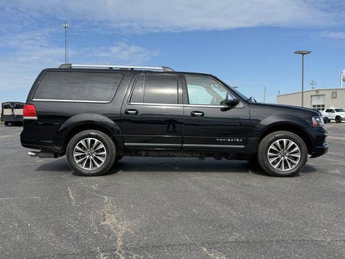 2017 Lincoln Navigator Select
