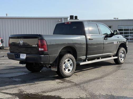 2017 RAM 3500 Tradesman Crew Cab 4x4 6'4' Box