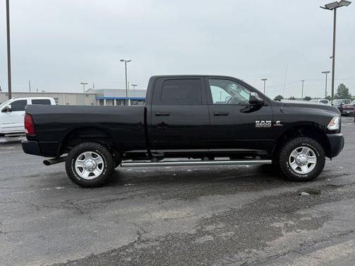 2017 RAM 3500 Tradesman Crew Cab 4x4 6'4' Box