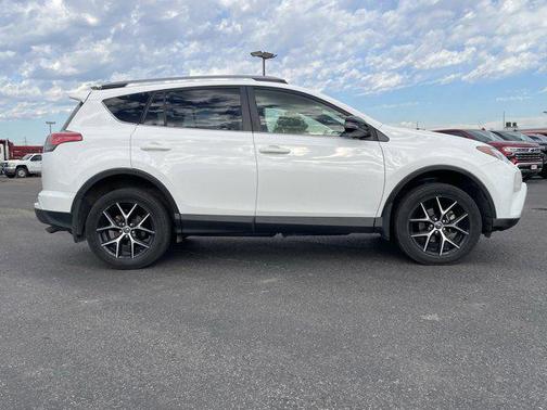 2017 Toyota RAV4 SE