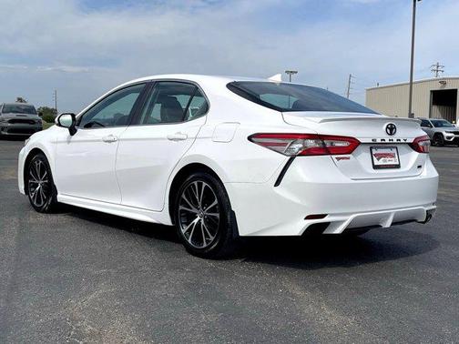 2019 Toyota Camry SE