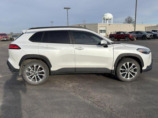 2024 Toyota Corolla Cross XLE