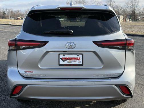 2024 Toyota Highlander Platinum