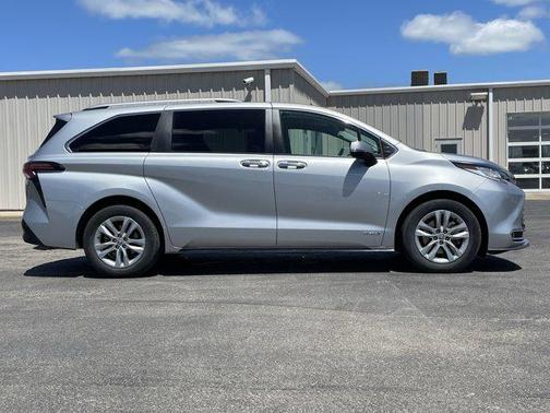 2021 Toyota Sienna Limited 7-Passenger