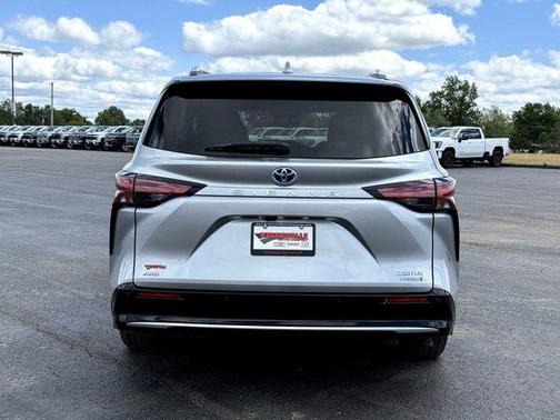 2021 Toyota Sienna Limited 7-Passenger