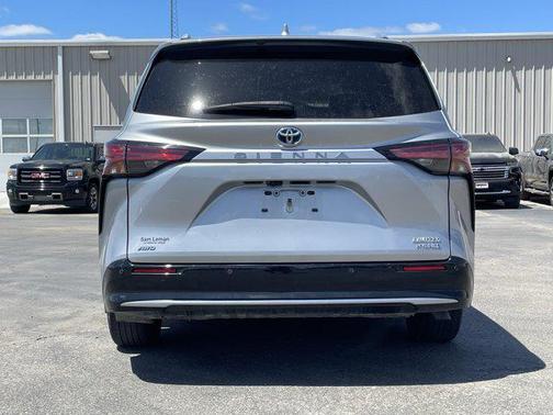 2021 Toyota Sienna Limited 7-Passenger