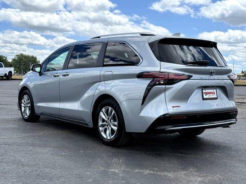 2021 Toyota Sienna Limited 7-Passenger