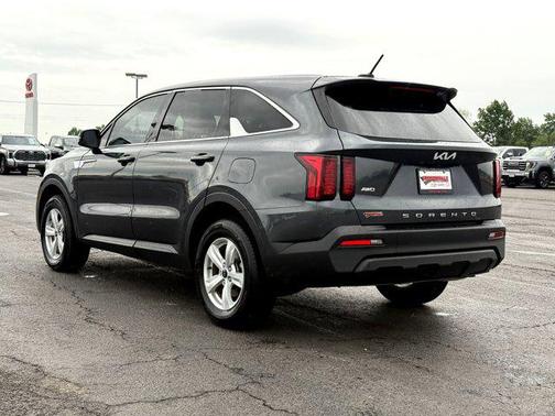 2022 Kia Sorento LX