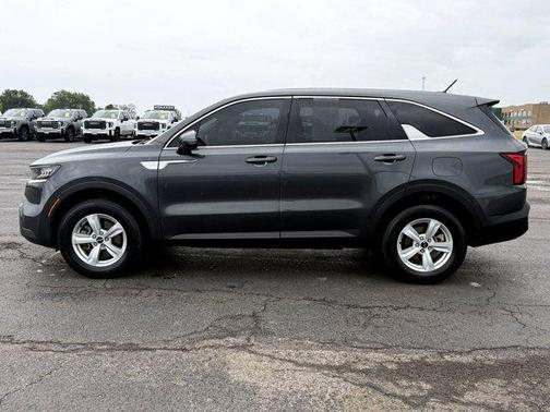 2022 Kia Sorento LX